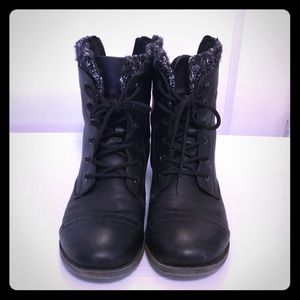 Mudd black boots with lining topper